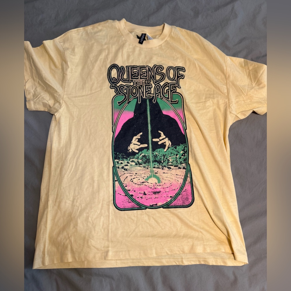 Queens of the Stone Age wizard tshirt band graphic yellow